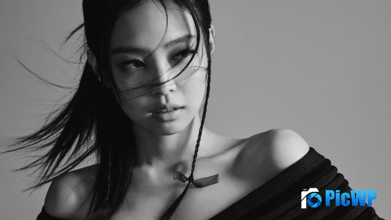 Jennie Black and White 4K PC Wallpaper
