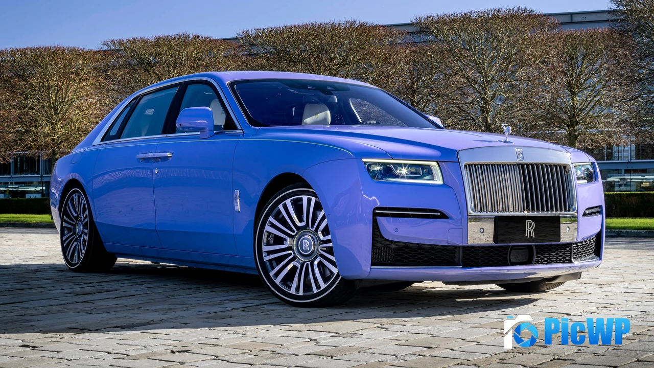 Rolls-Royce Ghost Extended Expressionism 2024 4K PC Wallpaper