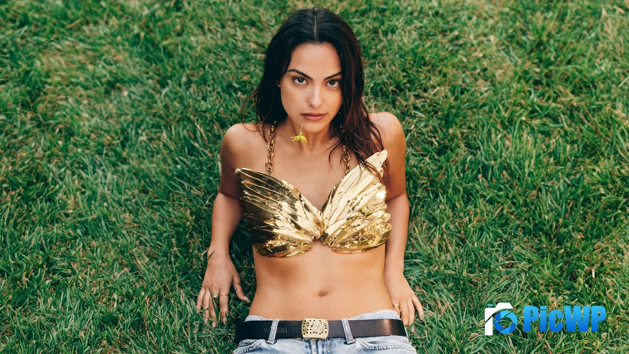 Camila Mendes Vogue Mexico 4K PC Wallpaper