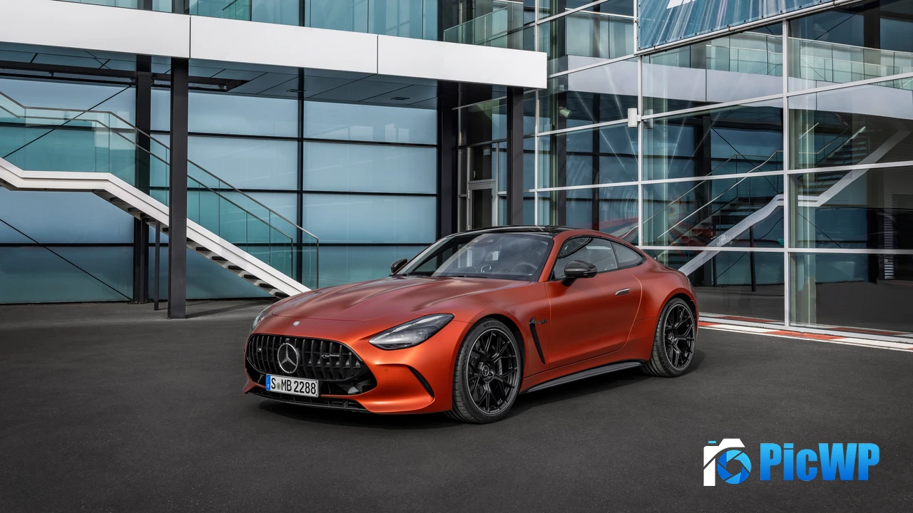 Mercedes-AMG GT 63 S E Performance 2024 4K PC Wallpaper
