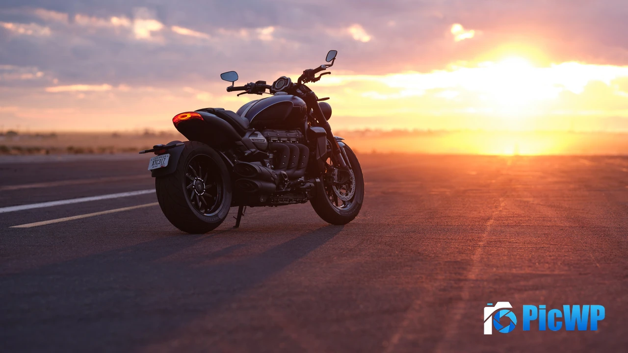 Triumph Rocket 3 GT Muscle cruiser 4K PC Wallpaper