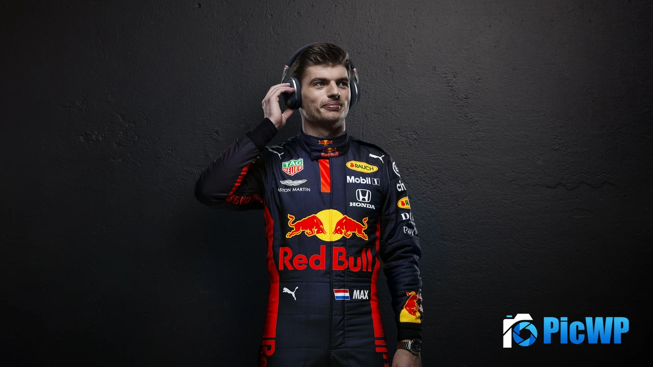 Max Verstappen Dark background 4K PC Wallpaper