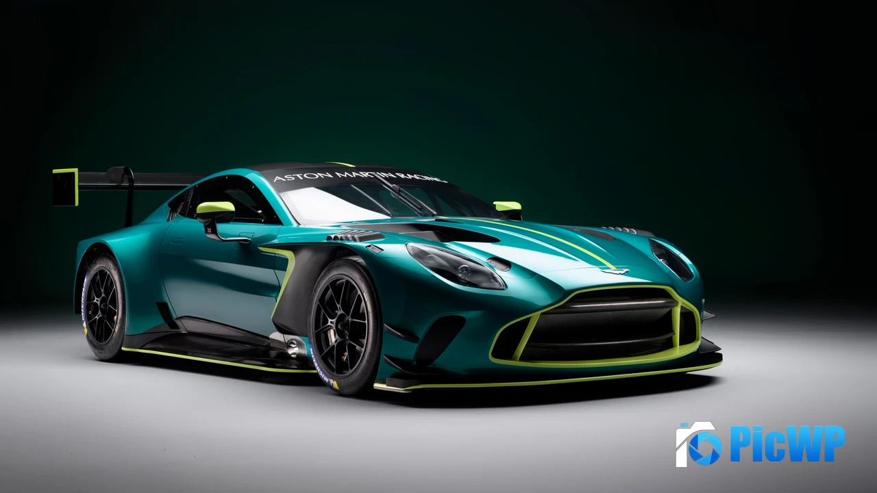 Aston Martin Vantage GT3 4K PC Wallpaper