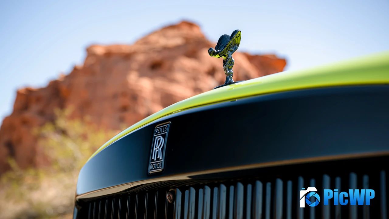 Rolls-Royce Spirit of Ecstasy 2024 4K PC Wallpaper