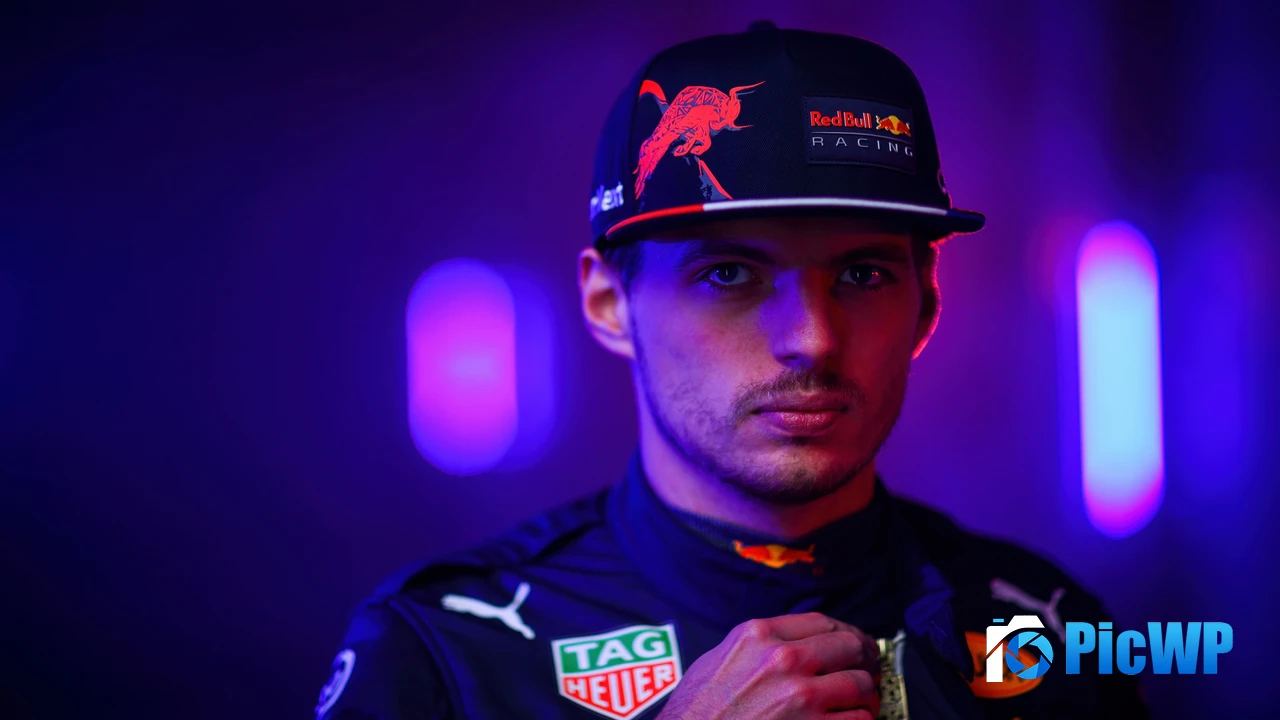 Max Verstappen Neon 4K PC Wallpaper