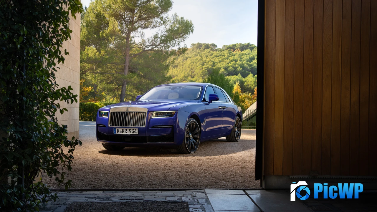 Rolls-Royce Ghost Purple 4K PC Wallpaper