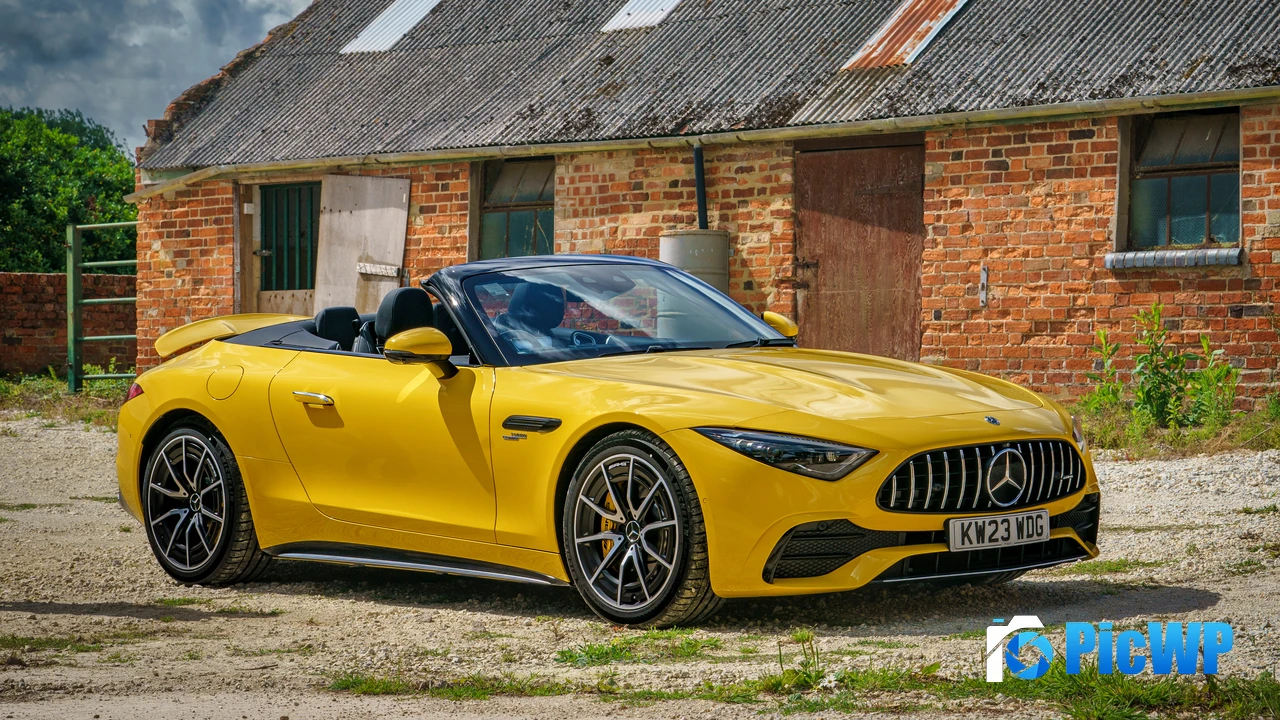 Mercedes-AMG SL 43 2023 4K PC Wallpaper