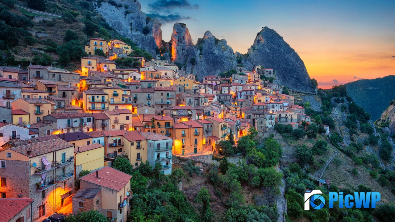 Castelmezzano Basilicata 4K PC Wallpaper
