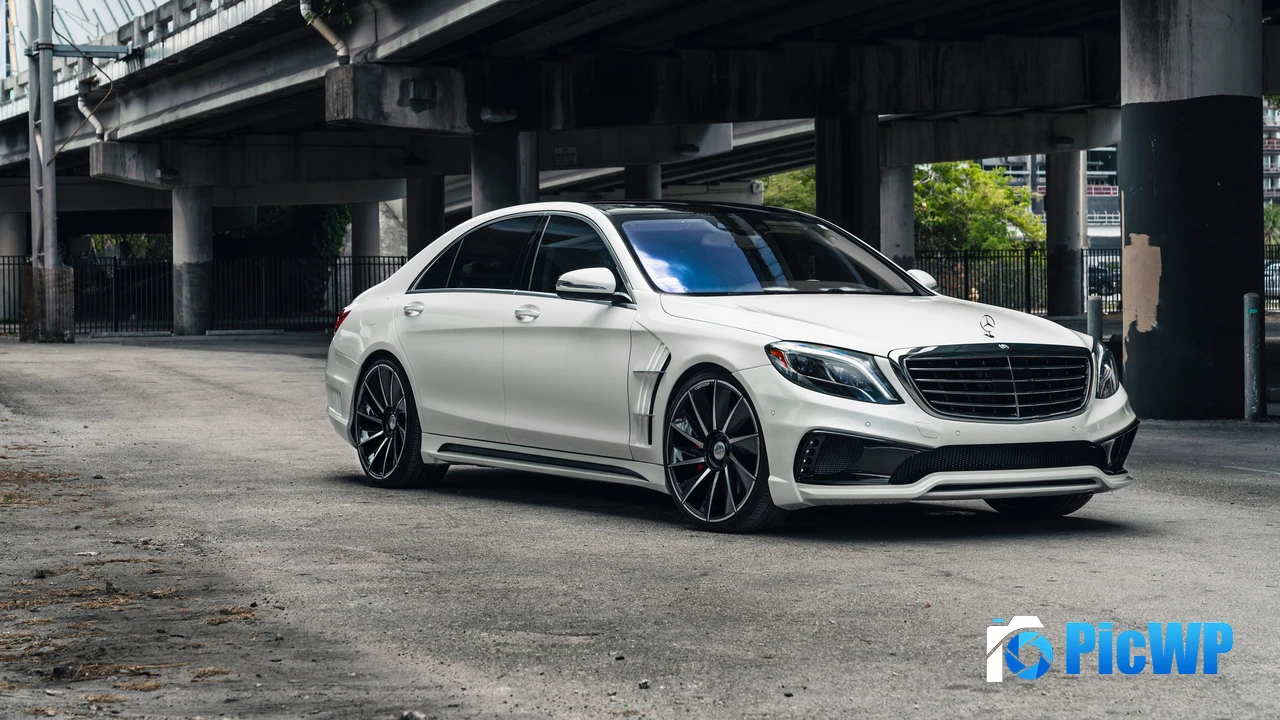 Mercedes-Benz S-Class Wald Black Bison Edition 4K PC Wallpaper