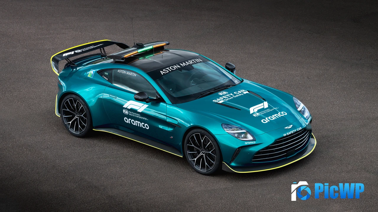 Aston Martin Vantage S F1 Safety Car 4K PC Wallpaper