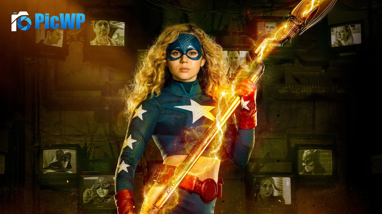 Stargirl Courtney Whitmore 4K PC Wallpaper