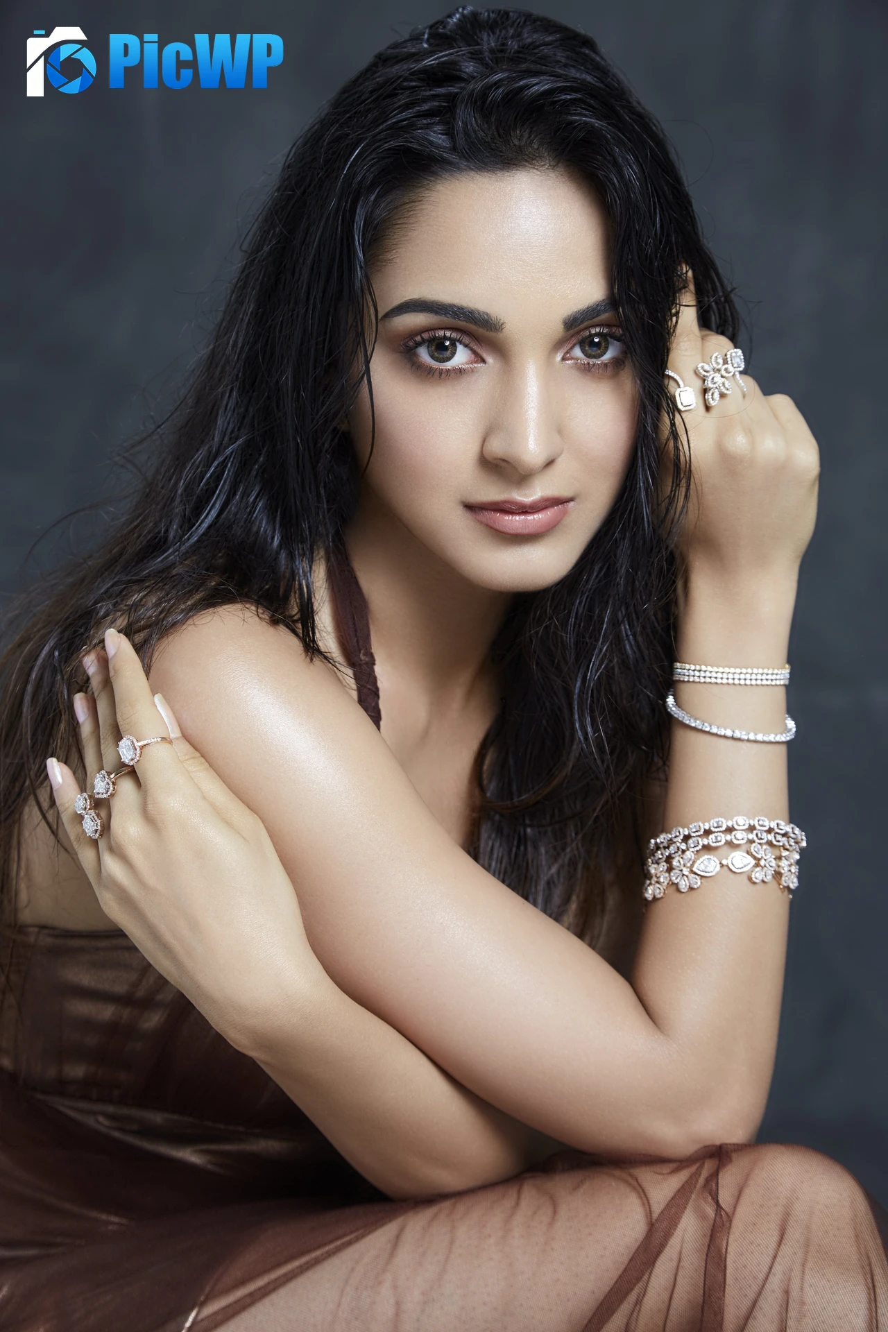 Kiara Advani Closeup 6K Mobile Wallpaper