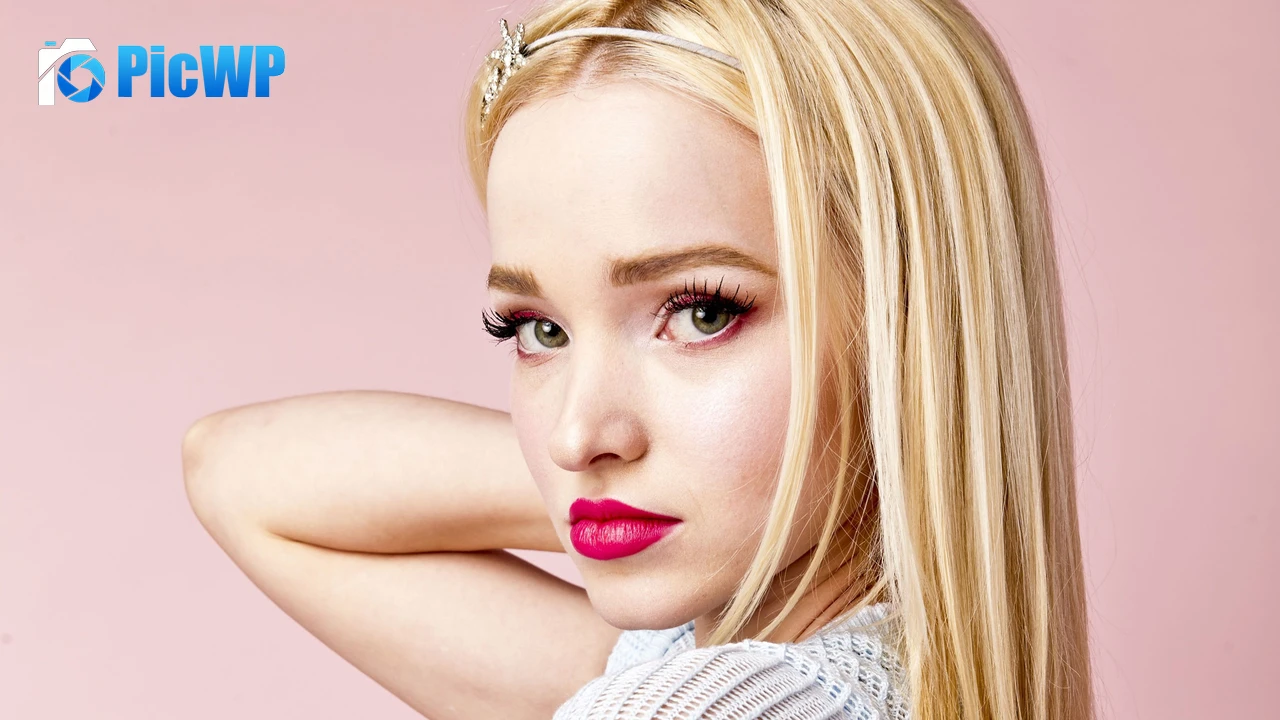Dove Cameron Beautiful singer 4K PC Wallpaper