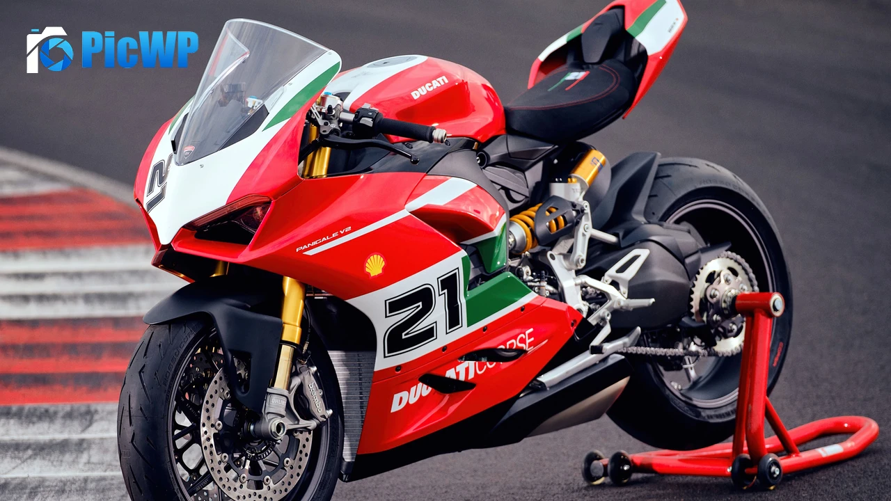 Ducati Panigale V2 Bayliss Sports bikes 4K PC Wallpaper