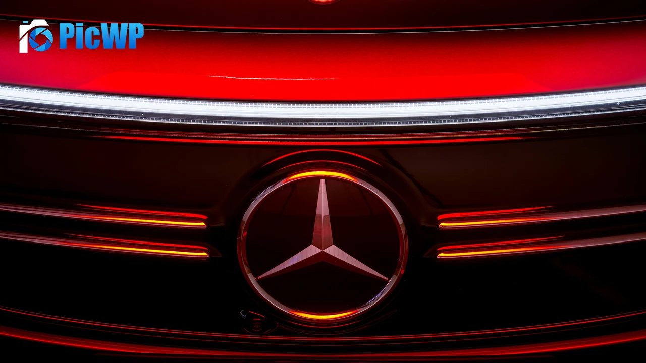 Mercedes-Benz EQA 250 AMG Line 2021 4K PC Wallpaper