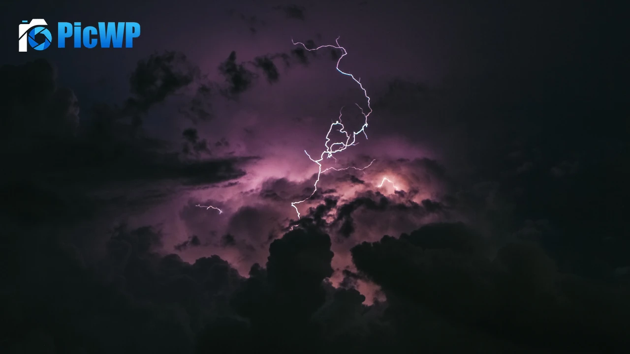 Lightning Strike Stormy Clouds 4K PC Wallpaper
