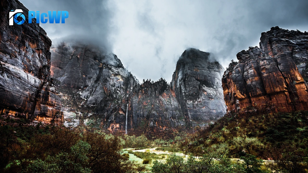 Zion National Park Waterfall 4K PC Wallpaper