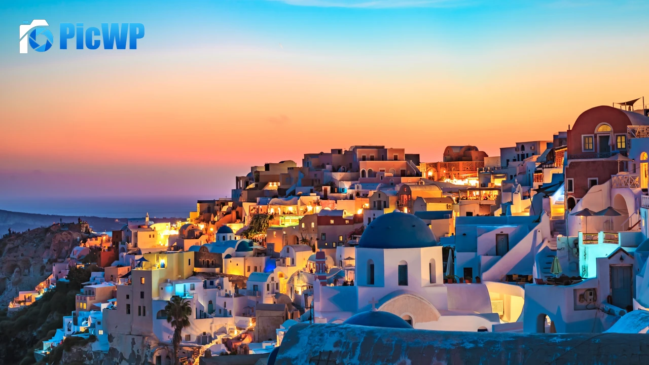 Oia Santorini 4K PC Wallpaper