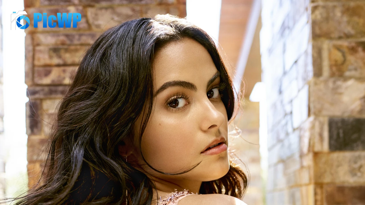 Camila Mendes iPhone 4K PC Wallpaper