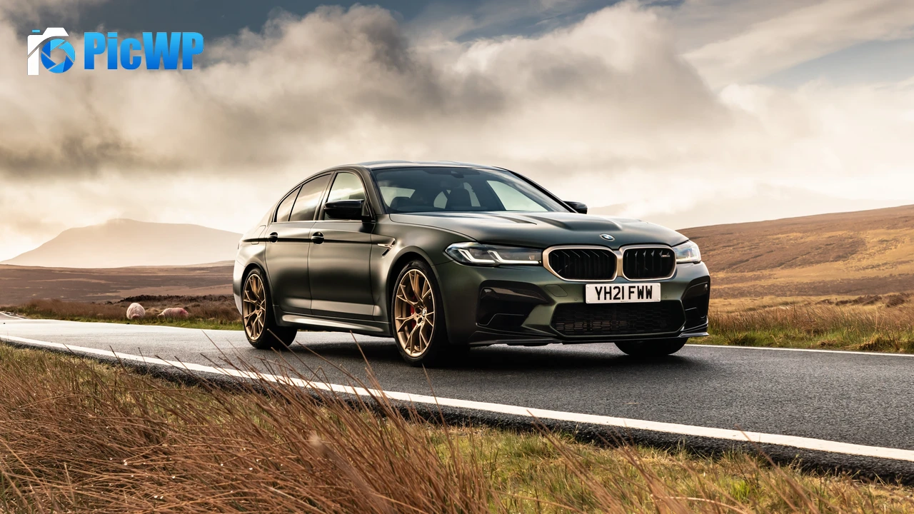 BMW M5 CS High Performance Sedan 4K PC Wallpaper