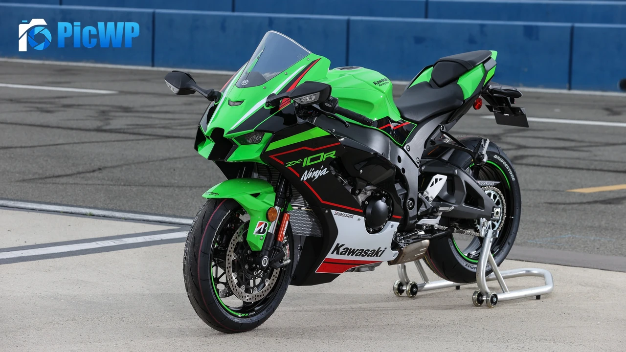 Kawasaki Ninja ZX-10R 4K PC Wallpaper