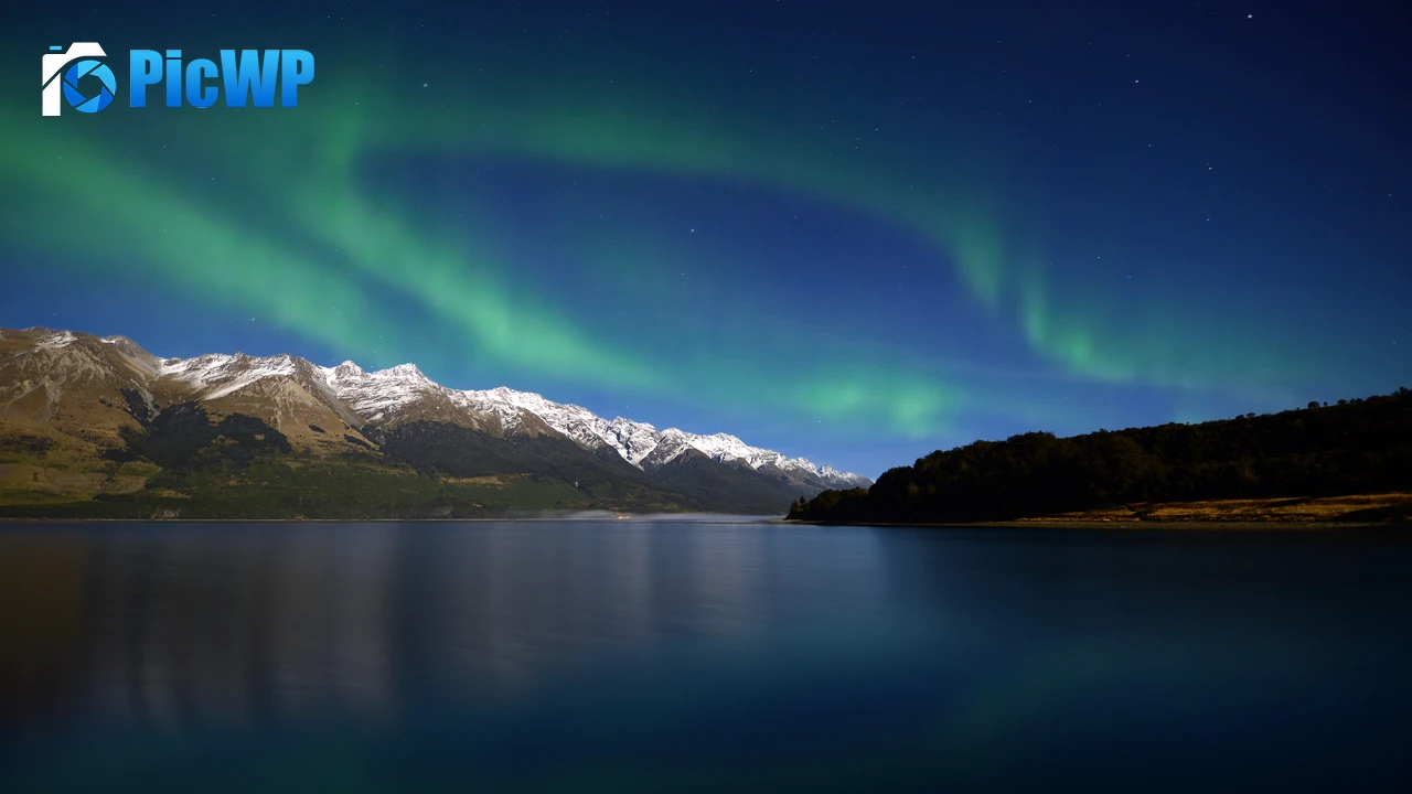 Lake Wakatipu Aurora Borealis 4K PC Wallpaper