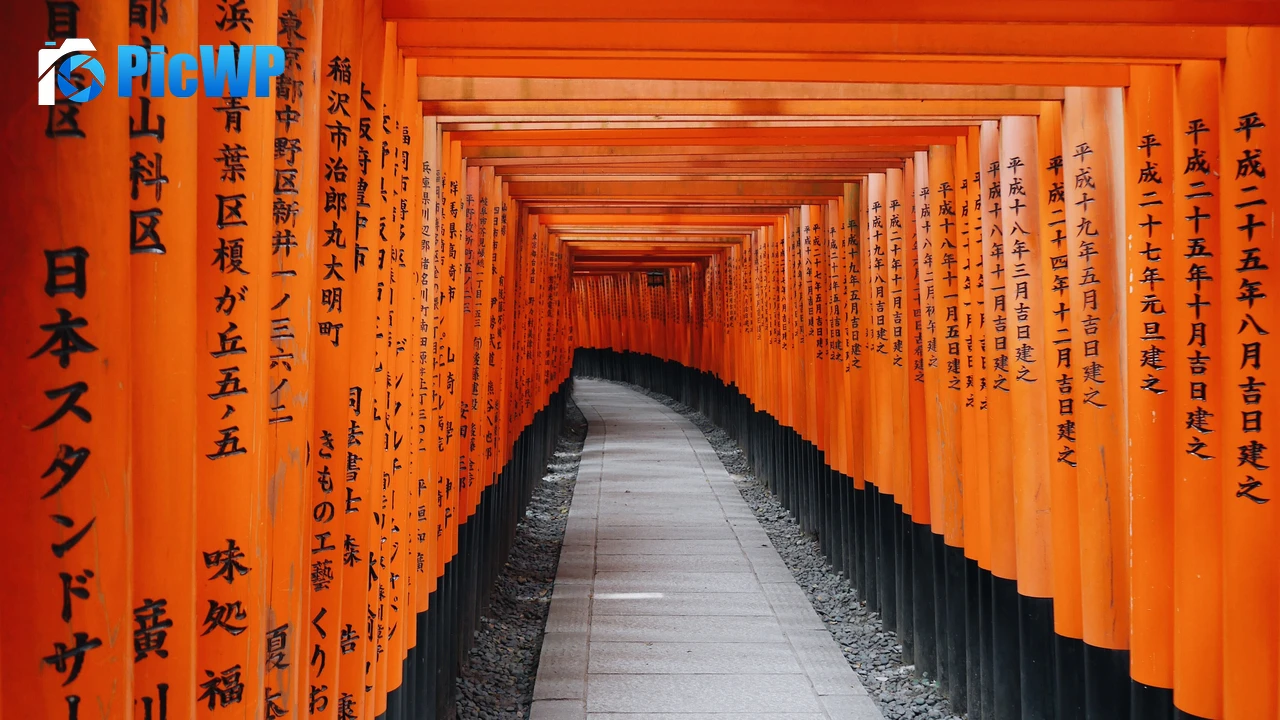 Fushimi Inari Taisha Shrine 4K PC Wallpaper