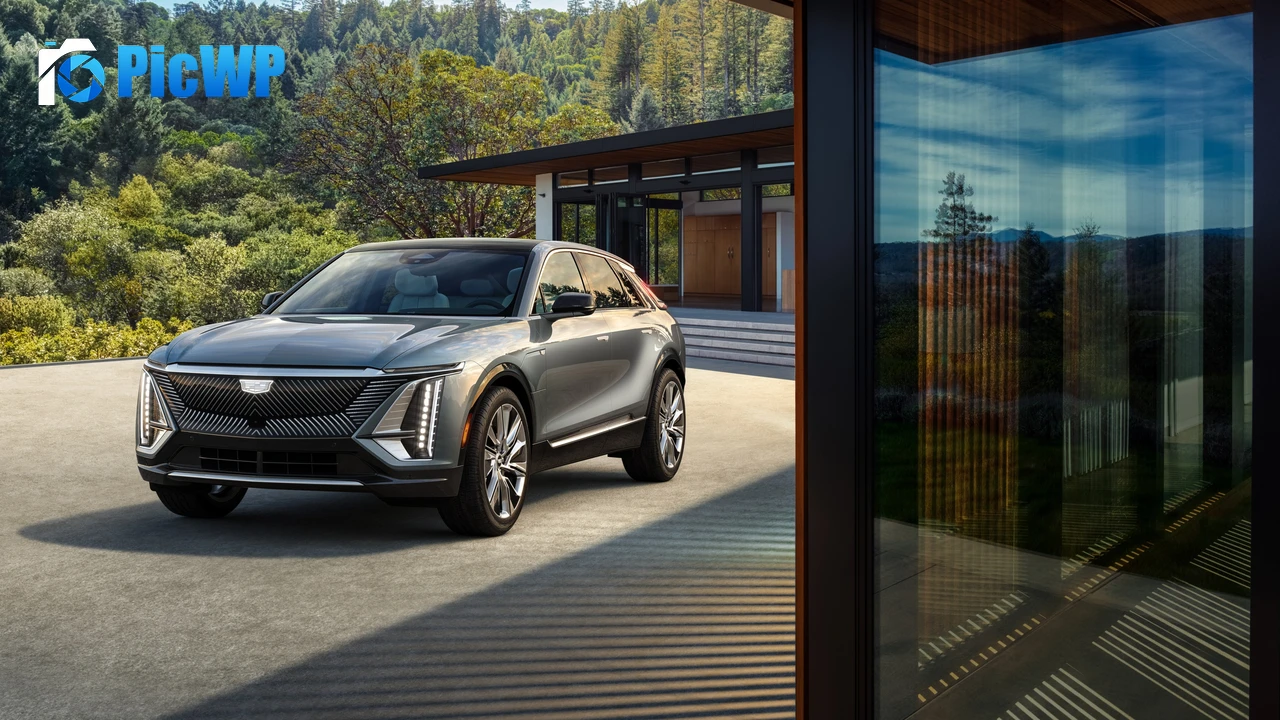 Cadillac Lyriq Electric crossover 4K PC Wallpaper