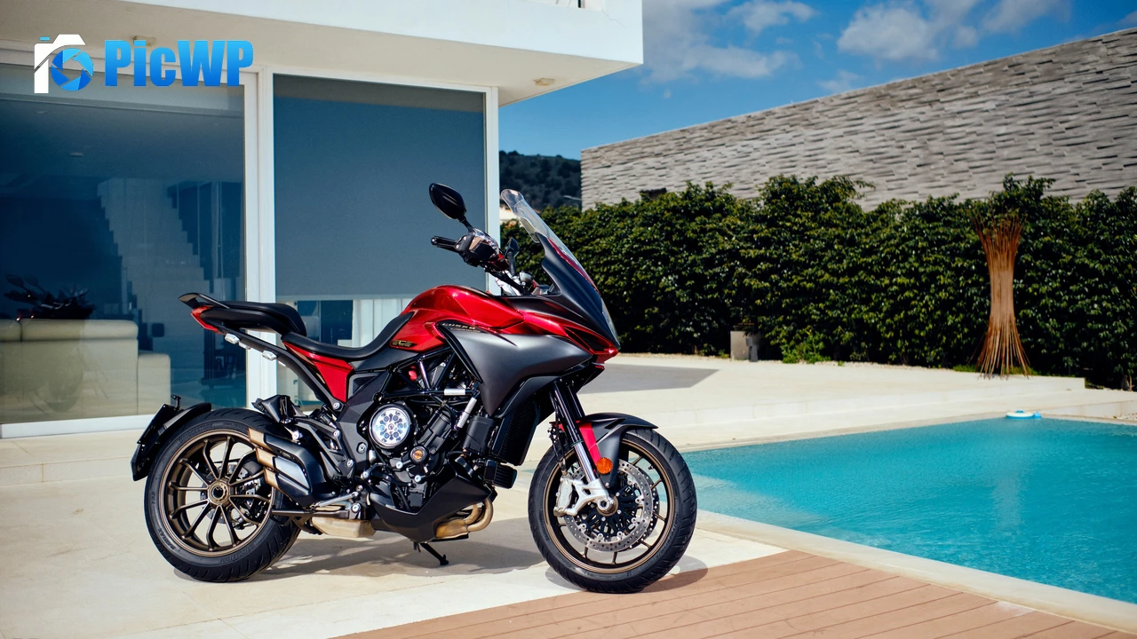 MV Agusta Turismo Veloce 800 Lusso SCS 2021 4K PC Wallpaper