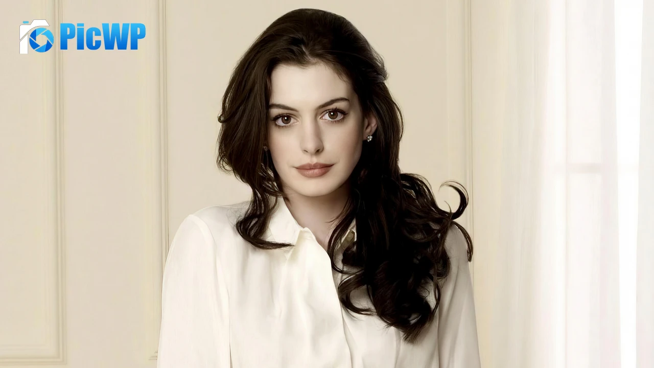 Anne Hathaway American actress 4K PC Wallpaper