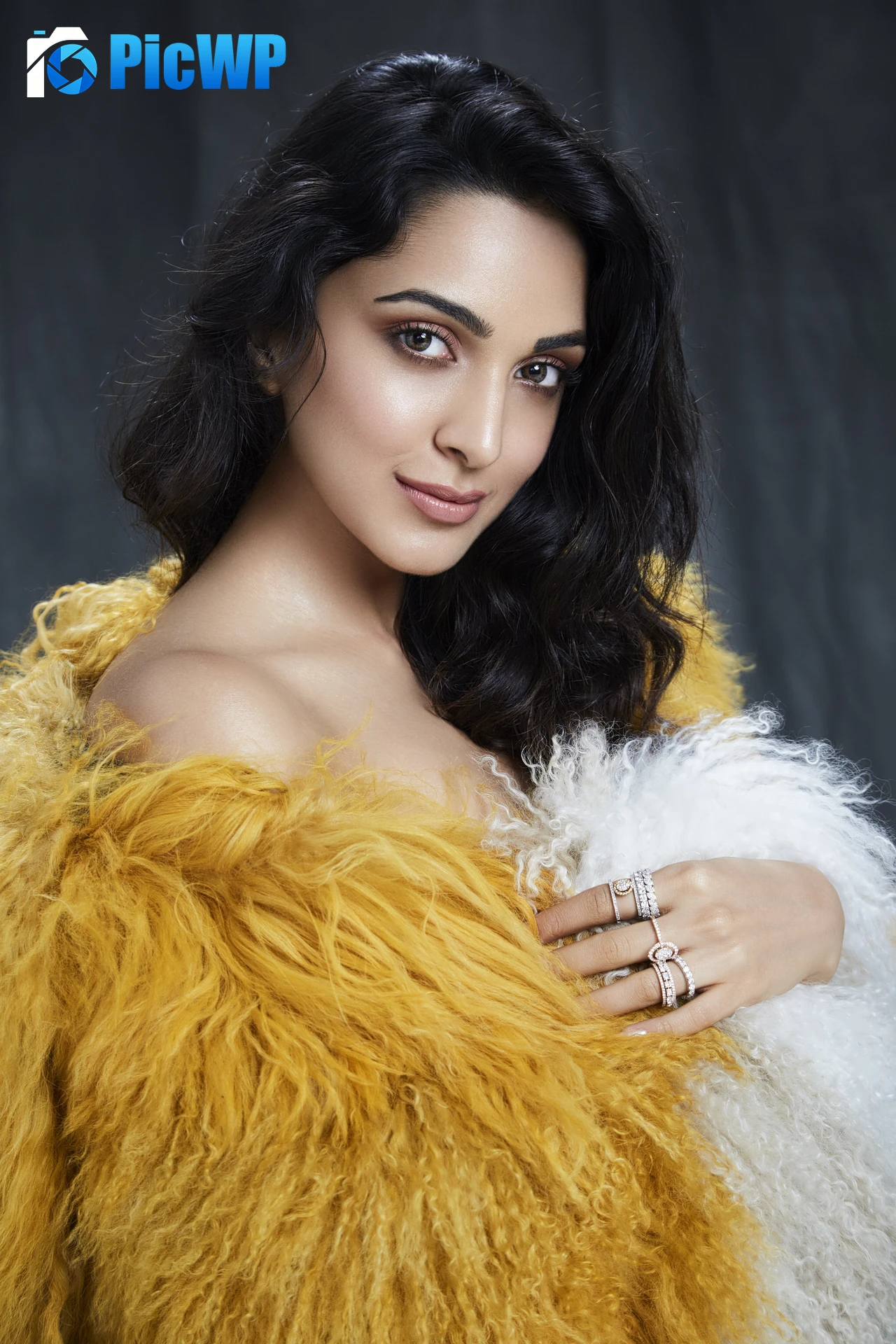Kiara Advani Beautiful actress 6K Mobile Wallpaper