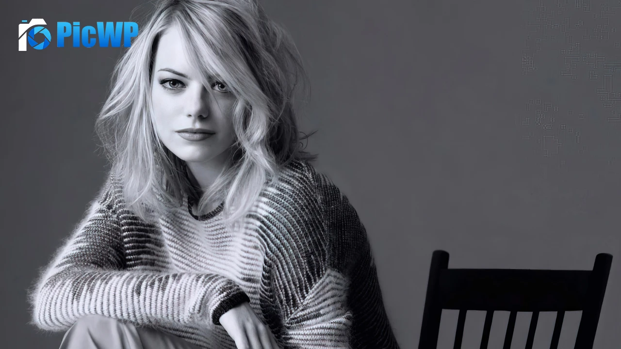 Emma Stone Monochrome 4K PC Wallpaper