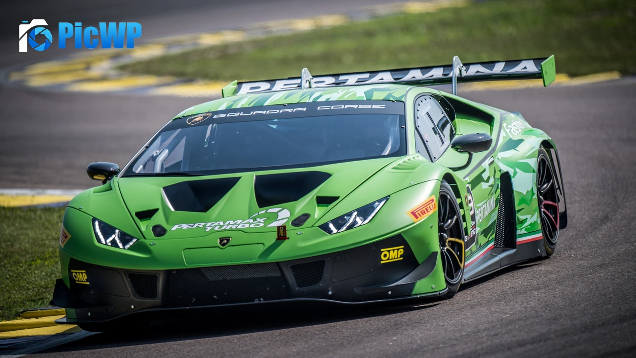 Lamborghini Huracan GT3 EVO Race track 4K PC Wallpaper