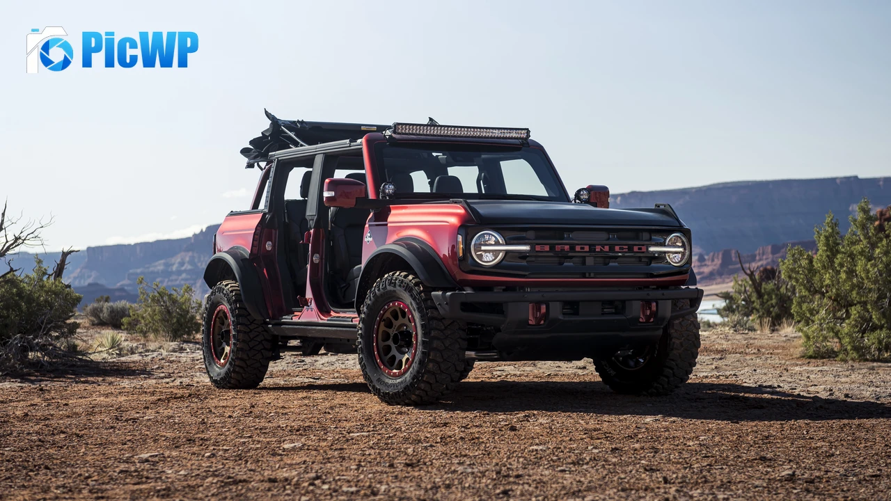 Ford Bronco 4-door Outer Banks 4K PC Wallpaper