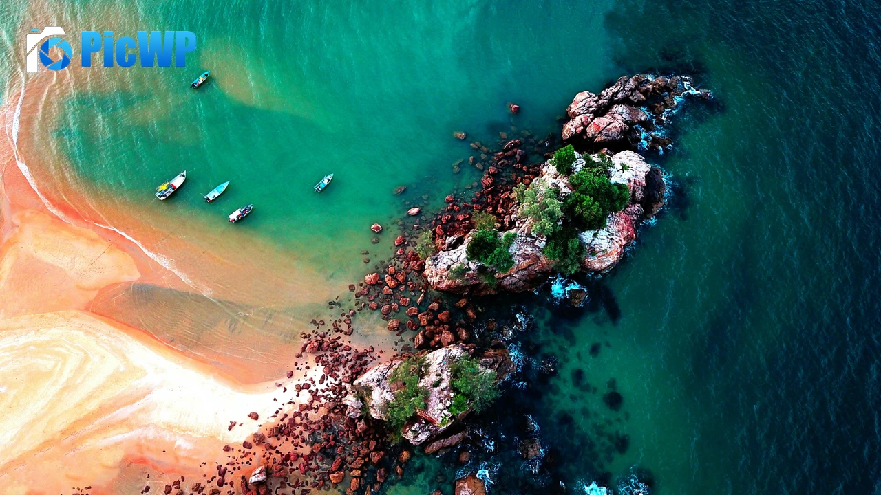 Island Beach 4K PC Wallpaper
