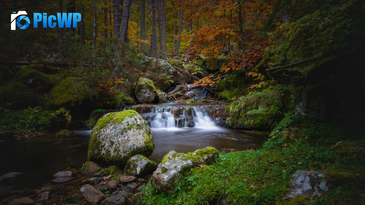Waterfall Autumn 4K PC Wallpaper