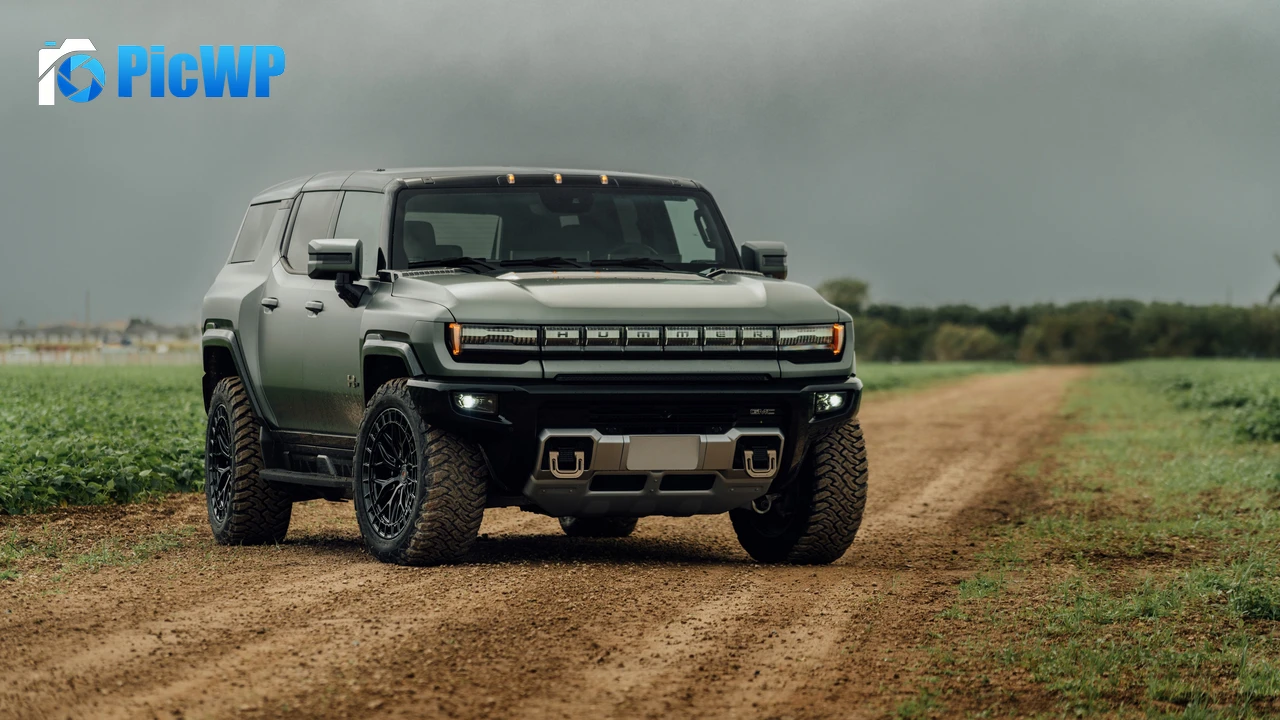 GMC Hummer EV Outdoor 4K PC Wallpaper