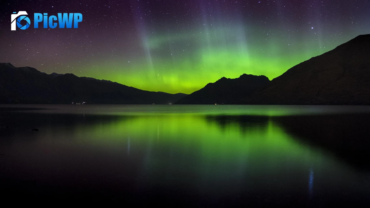 Southern lights Aurora Borealis 4K PC Wallpaper