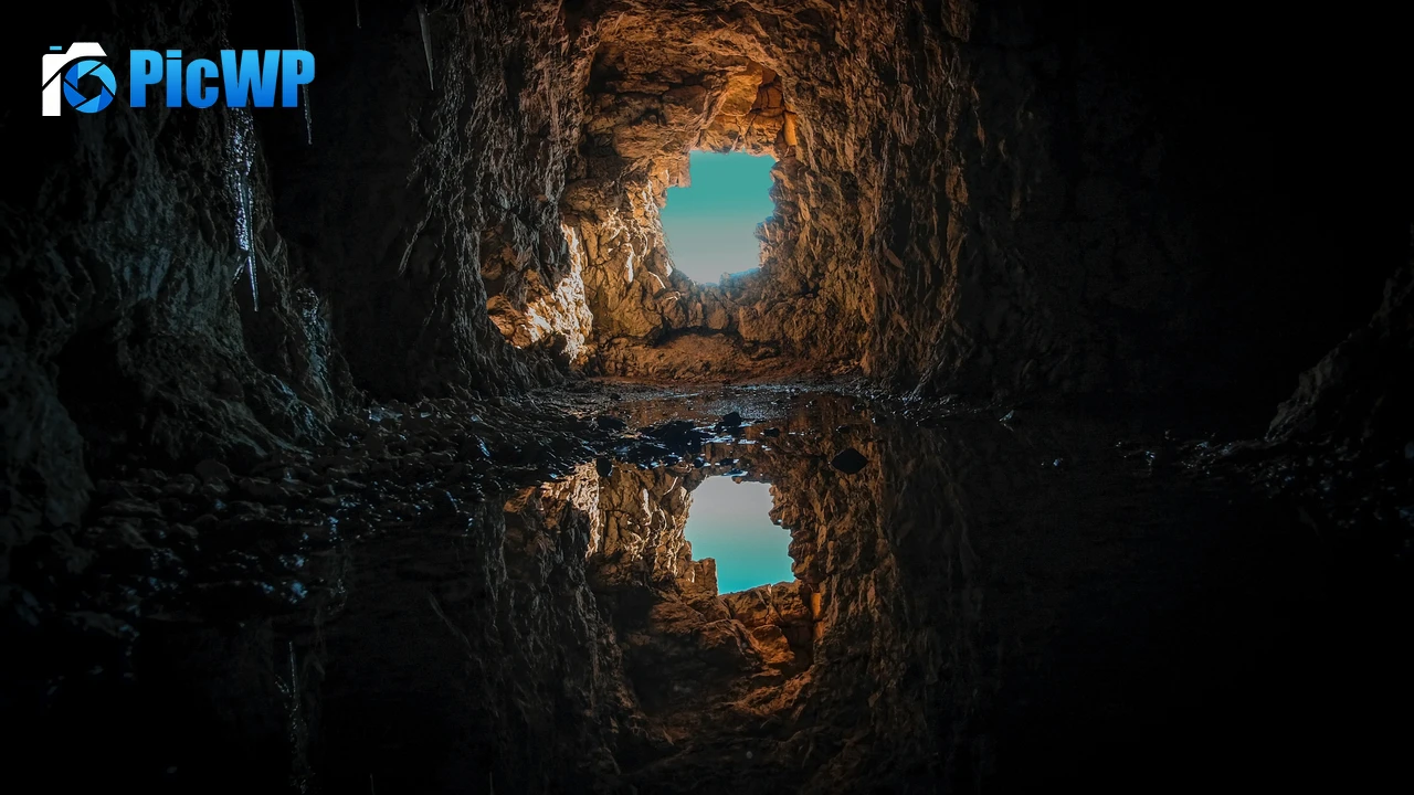 Cave Tunnel 4K PC Wallpaper