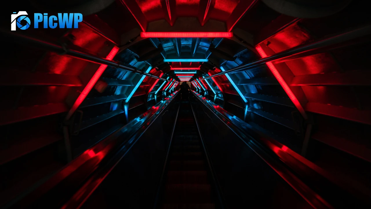 Tunnel Vanishing point 4K PC Wallpaper