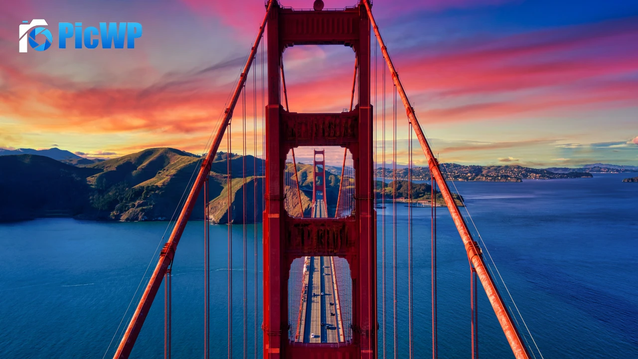 Golden Gate Bridge Aesthetic 4K PC Wallpaper