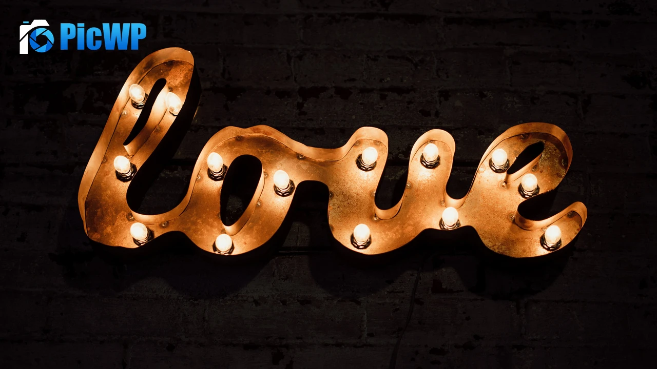 Love text Sign board 4K PC Wallpaper