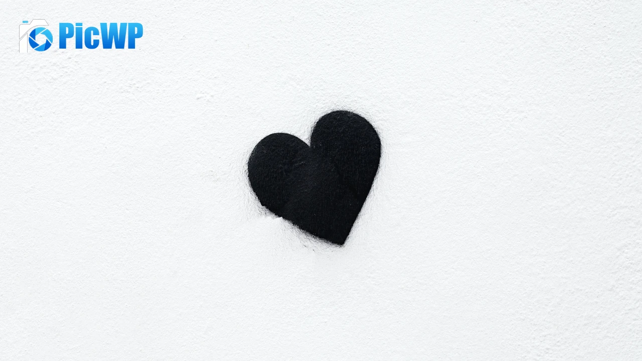 Black heart Love heart 4K PC Wallpaper