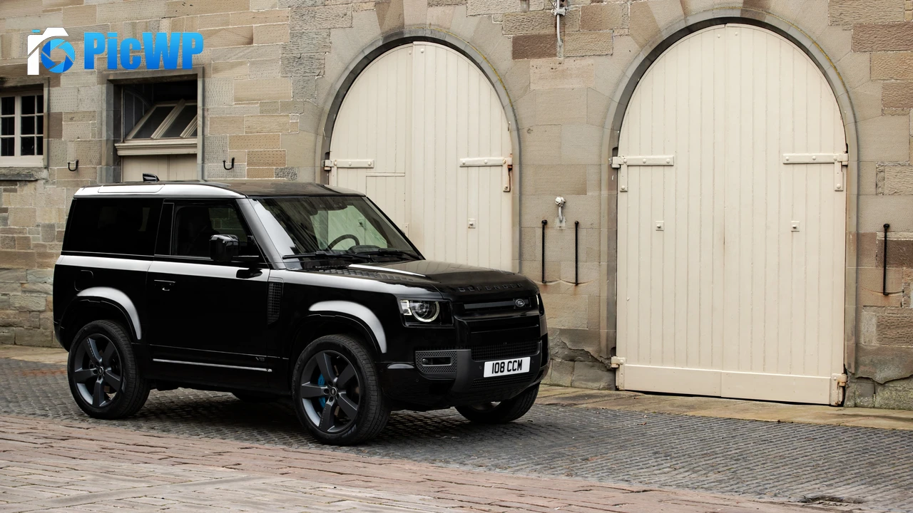 Land Rover Defender 90 V8 Carpathian Edition 4K PC Wallpaper