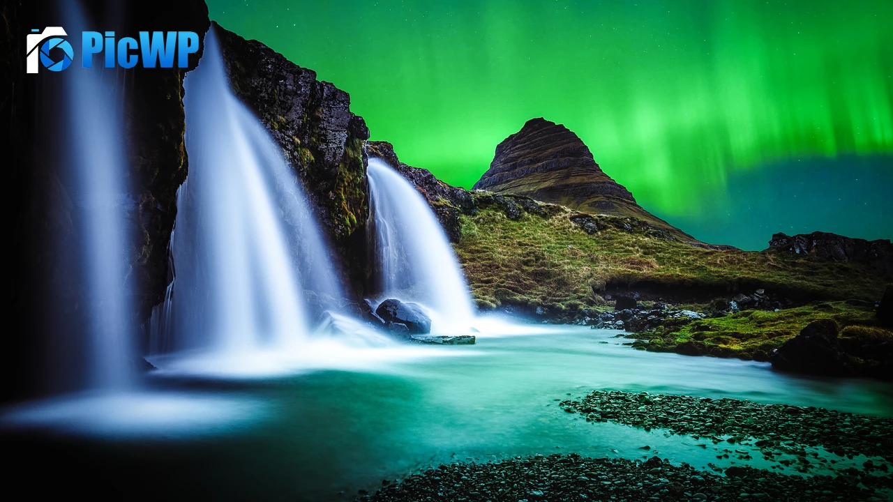 Kirkjufell Aurora Borealis 4K PC Wallpaper