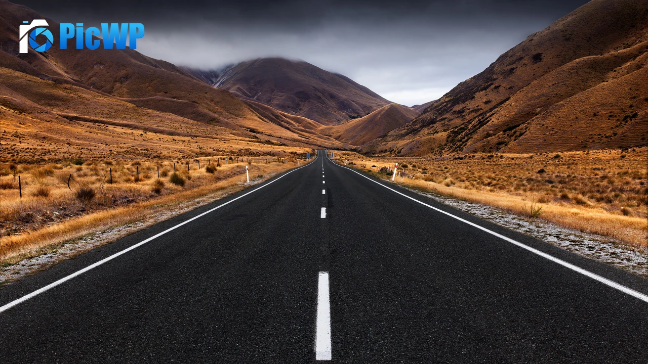 Lindis Pass New Zealand 4K PC Wallpaper