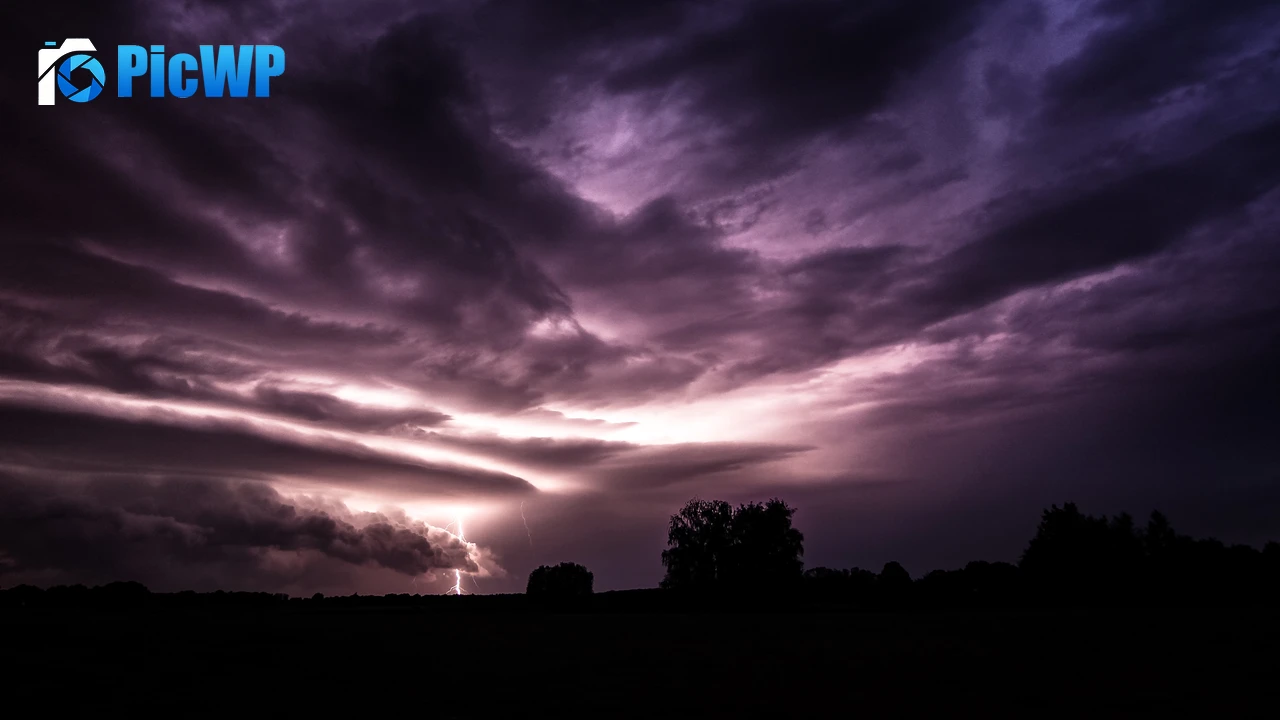 Lightning Strike Thunderstorm 4K PC Wallpaper