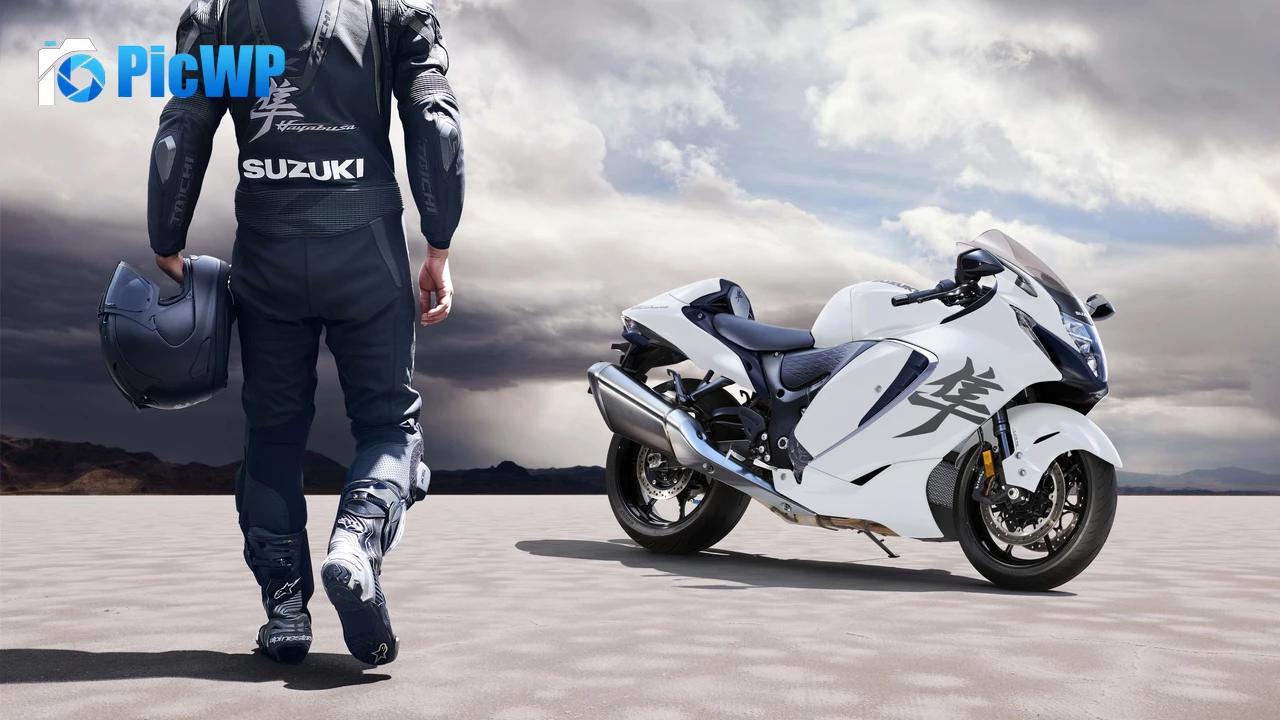 Suzuki Hayabusa Biker 4K PC Wallpaper