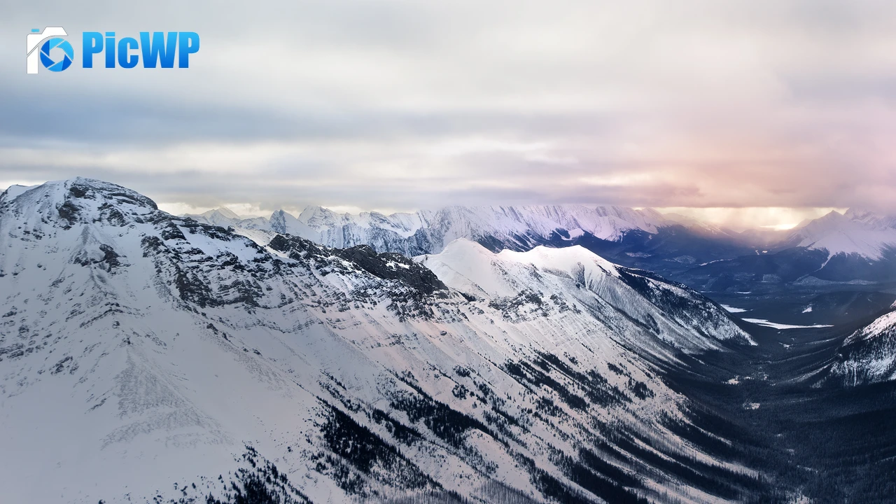 Cloudy Glacier mountains 4K PC Wallpaper