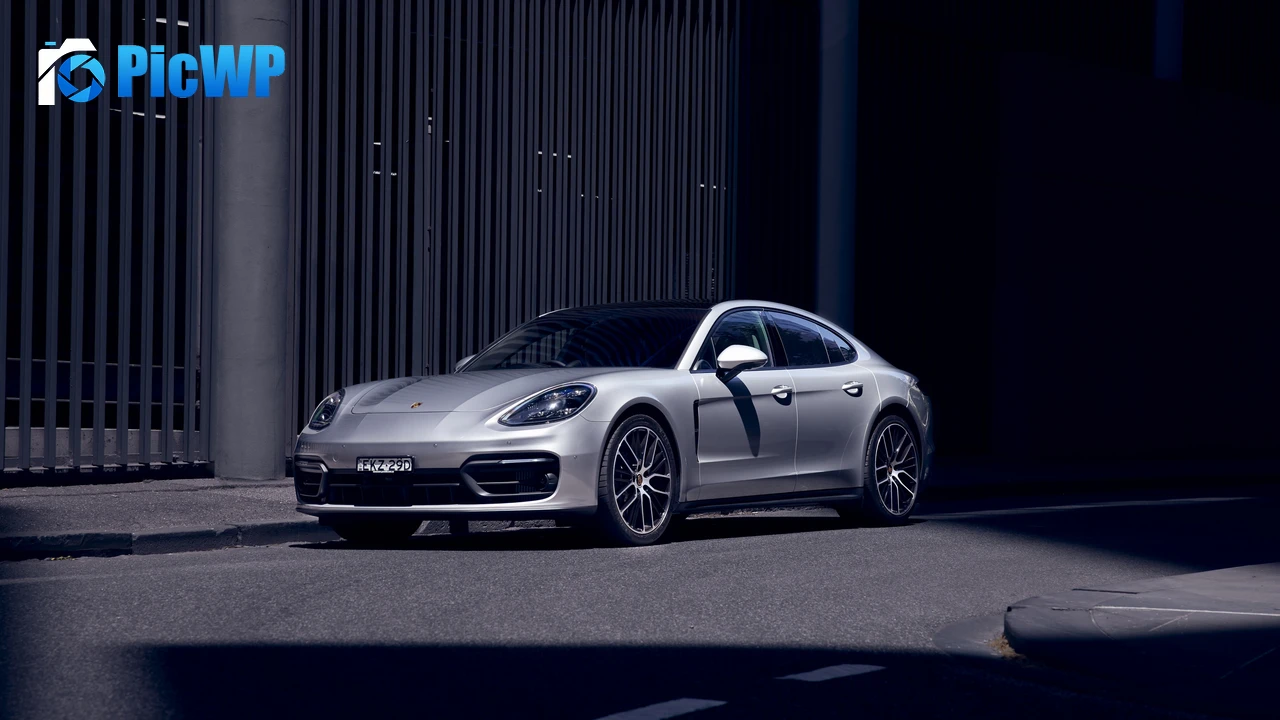 Porsche Panamera 4K PC Wallpaper